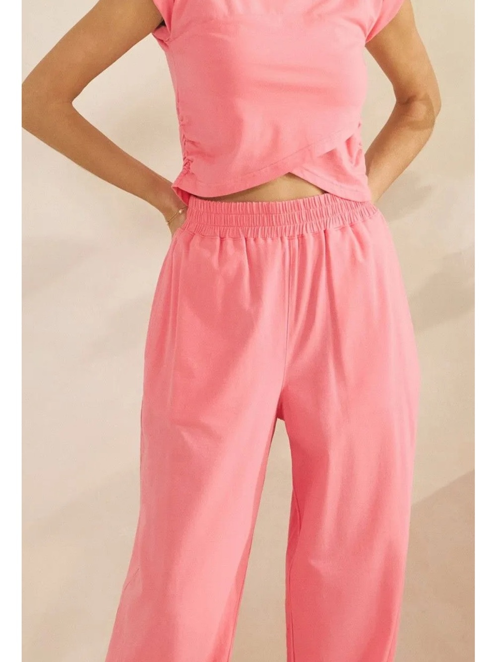 Everyday joggers with cropped top